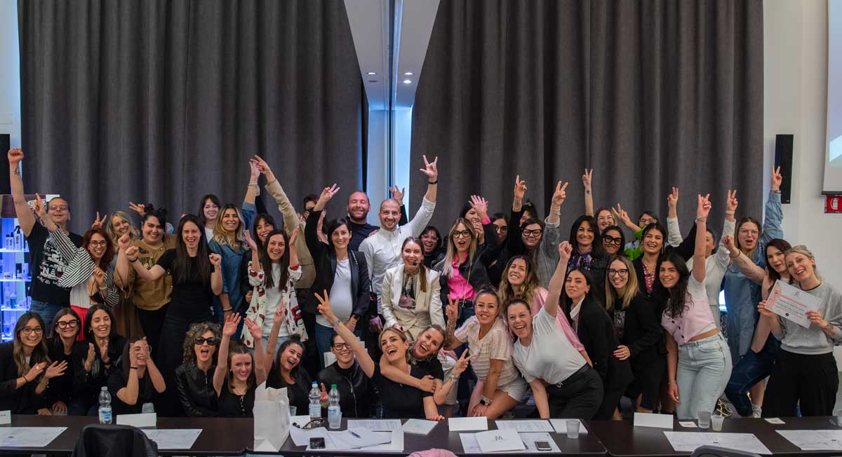 La foto di gruppo finale di un'edizione precedente